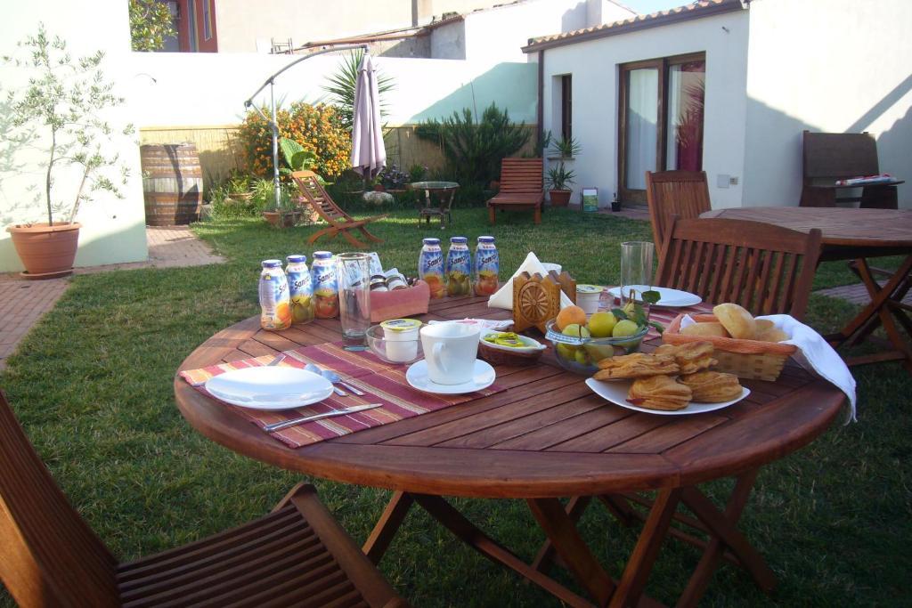 Càbras Lanita B&B מראה חיצוני תמונה